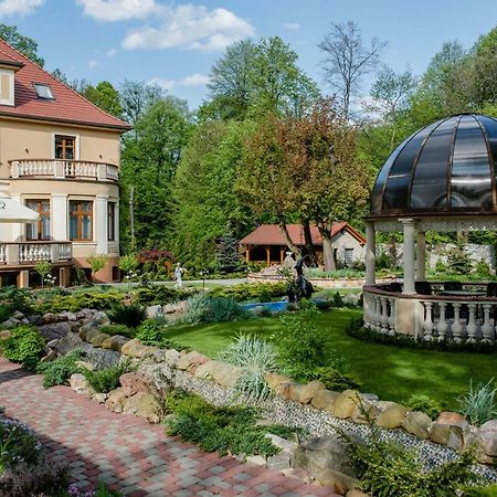 Palac Ogrodowa Tarnowskie Góry Exteriör bild