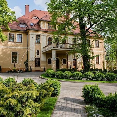 Palac Ogrodowa Tarnowskie Góry Exteriör bild