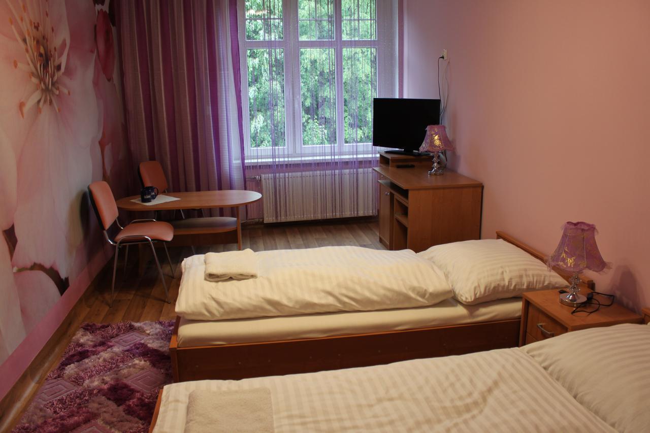 Palac Ogrodowa Tarnowskie Góry Exteriör bild