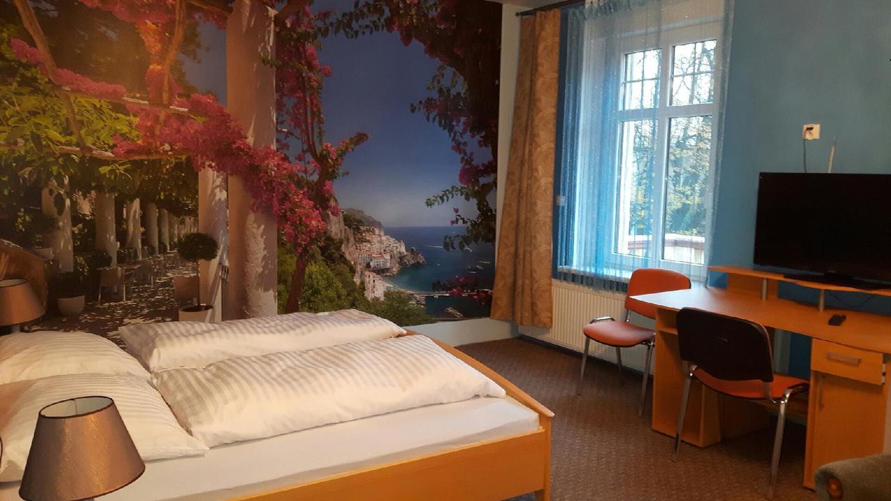 Palac Ogrodowa Tarnowskie Góry Exteriör bild
