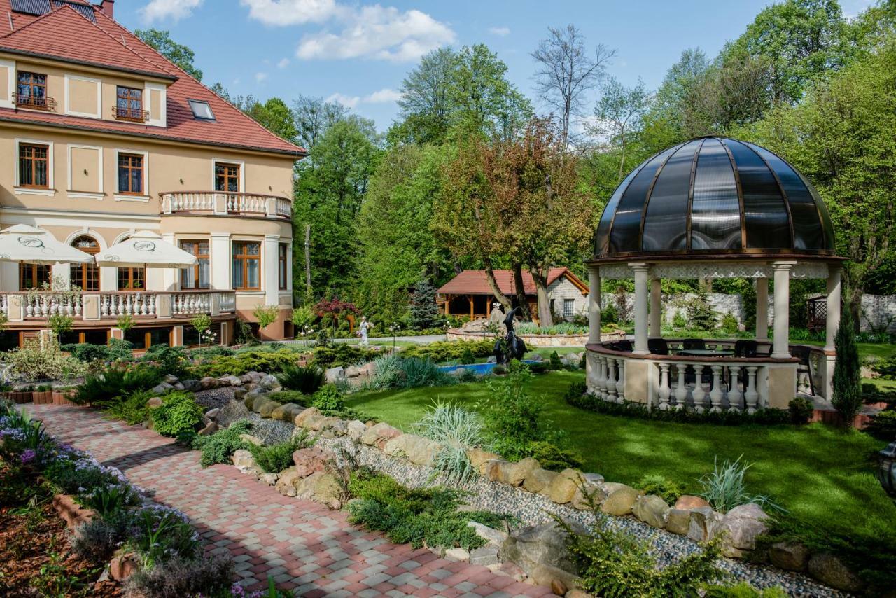 Palac Ogrodowa Tarnowskie Góry Exteriör bild