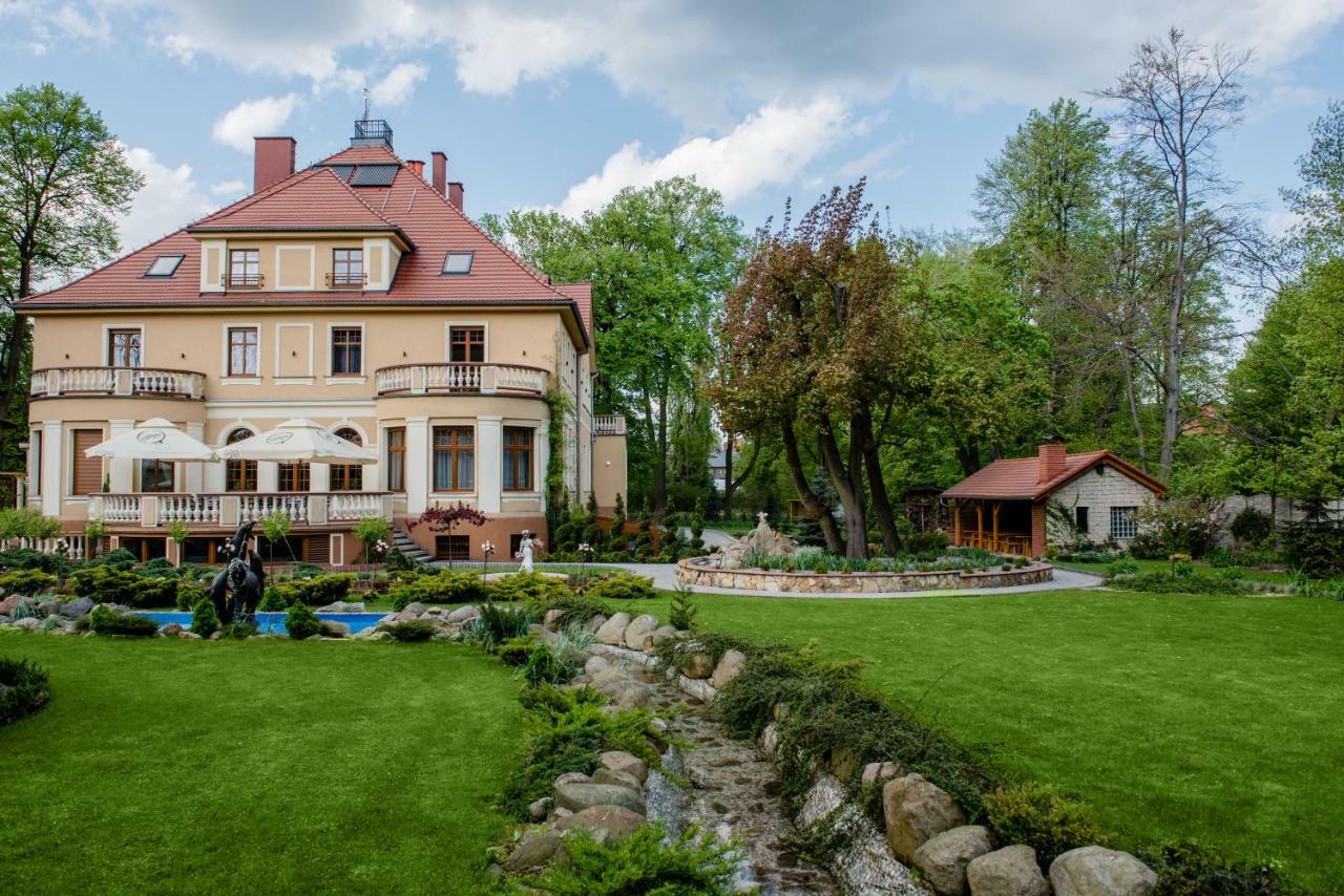 Palac Ogrodowa Tarnowskie Góry Exteriör bild